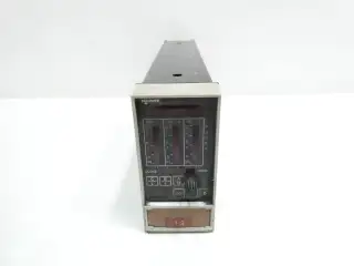 MOORE 15738-119 DIGITAL SINGLE LOOP CONTROLLER