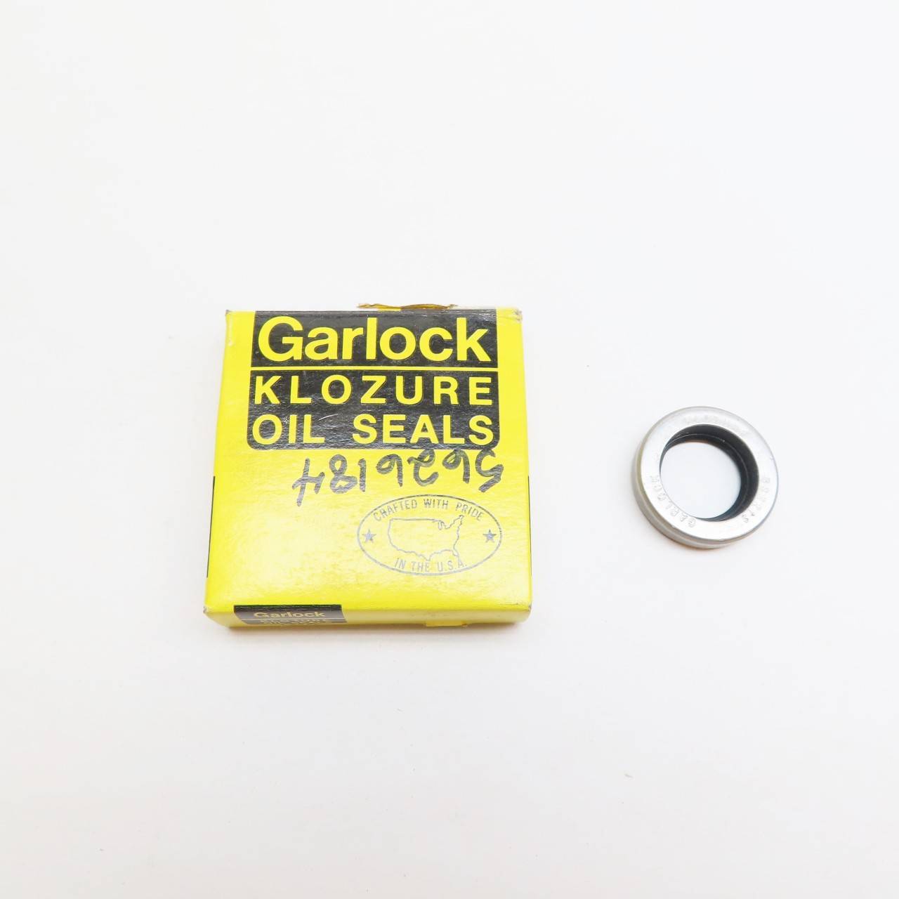 LOT of 4 GARLOCK 63-0213 Oil Seal 7/8X1-3/8X5/16IN LOT of 4 GARLOCK 63-0213 Oil Seal 7/8X1-3/8X5/16IN