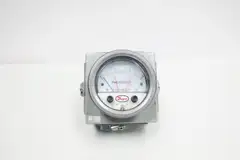 DWYER A3003-WP PHOTOHELIC PRESSURE GAUGE 4IN 0-3IN-H2O