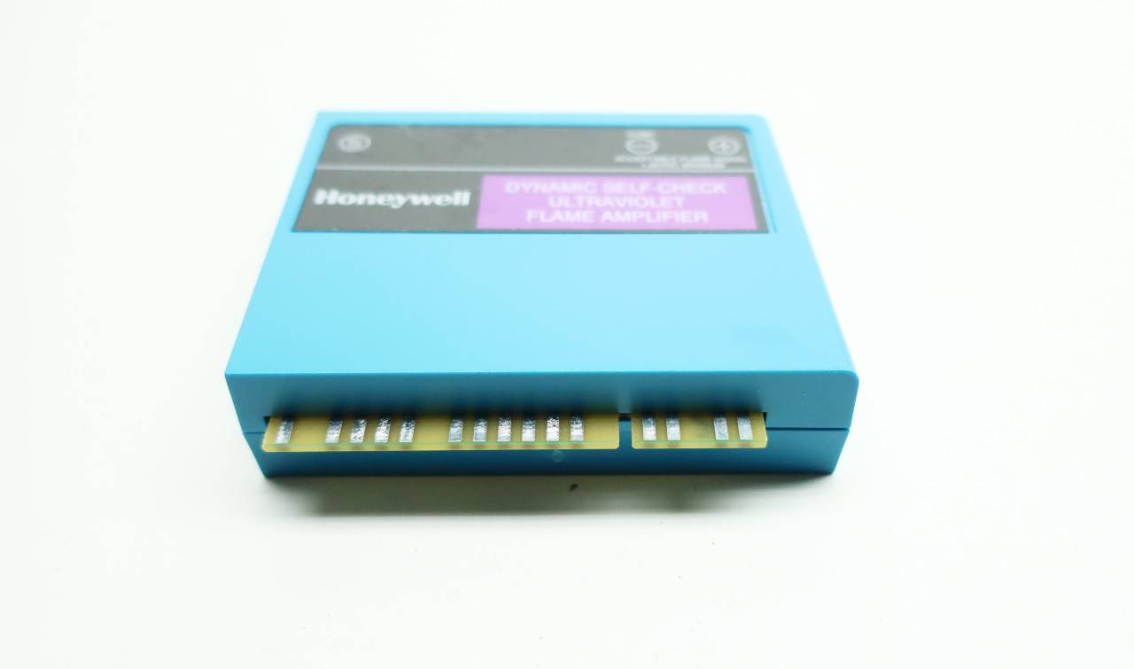 ONE New Honeywell R7861 A 1026 Self Check Ultraviolet Flame Amplifier ONE New Honeywell R7861 A 1026 Self Check Ultraviolet Flame Amplifier