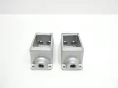 BOX OF 2 CROUSE HINDS FDCC1 CONDULET IRON SINGLE GANG CONDUIT BOX 1/2IN