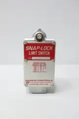 NAMCO EA170-15100 SNAP-LOCK LIMIT SWITCH 480/600V-AC