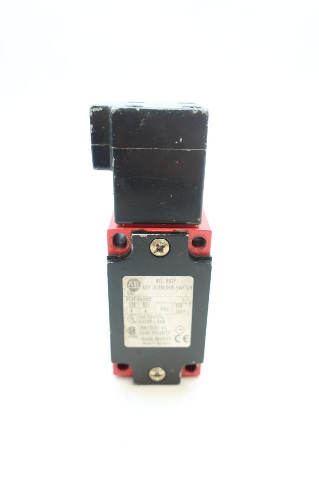 ALLEN BRADLEY 802F-E60M2 KEY INTERLOCK SWITCH 500V-AC