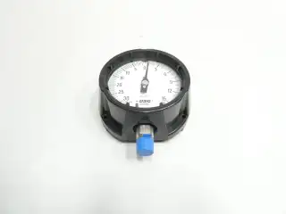 USG 1981 150017X PRESSURE GAUGE 0-30IN-HG 0-15PSI 4-1/2IN 1/2IN NPT
