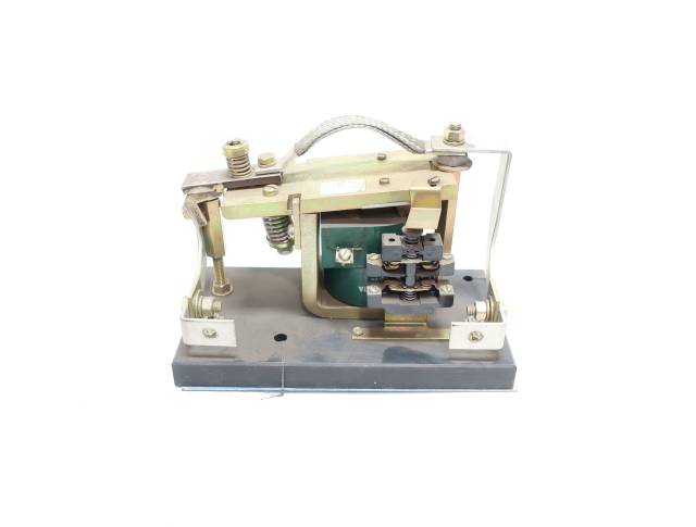 GENERAL ELECTRIC GE IC2800Y110D4 62V-DC 300A AMP DC CONTACTOR R688028