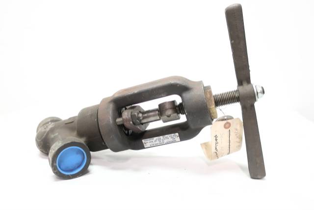 HANCOCK 4002W MANUAL STEEL SOCKET WELD Y-PATTERN VALVE 1-1/2IN 1690