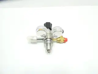 TESCOM 44-34P2S24P558 GAS REGULATOR 3000PSI