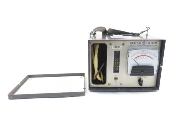 GENERAL ELECTRIC GE 421D183G THERMAL CONDUCTIVITY GAS ANALYZER 115V-AC D660734