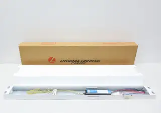 LITHONIA LIGHTING R 2 40 347 ES FLUORESCENT LIGHT FIXTURE 347V-AC