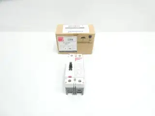 FEDERAL PIONEER CE2030E MOLDED CASE CIRCUIT BREAKER 2P 30A AMP 600V-AC