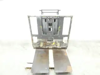 CASCADE 35E-C5-168-C38 PUSH/PULL PALLETLESS SLIPSHEET FORKLIFT ATTACHMENT
