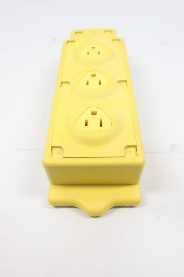 WOODHEAD 31593 MULTITAP 3 OUTLET BOX NEMA 515 D608817