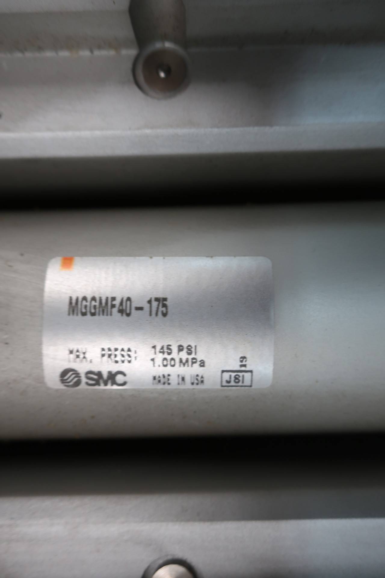 SMC MGGMF-40-175 Double Acting Pneumatic Cylinder 50MM 1/4IN 145PSI 175MM 
