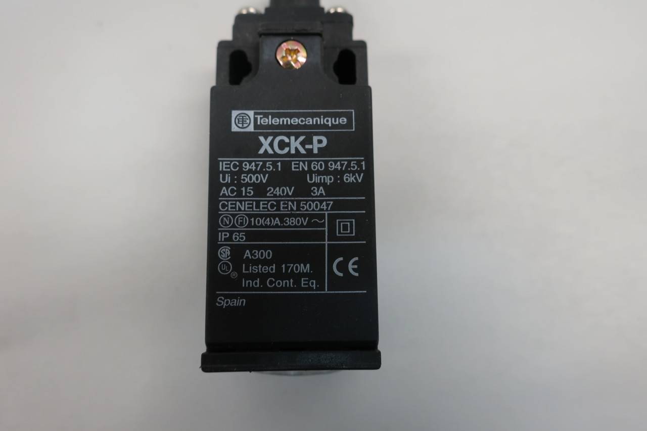 Telemecanique Limit Switch XCK-P XCK-P102 XCKP102 New in box free ship
