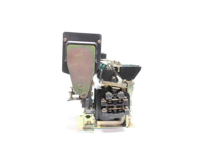 GENERAL ELECTRIC GE 3C01GXA003XN DC CONTACTOR 2P DS303A 115-120V-DC 100A AMP