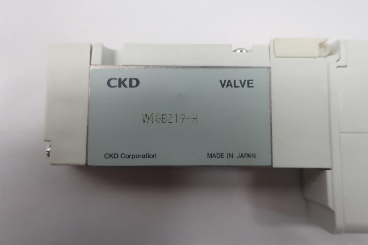 1PCS NEW CKD solenoid valve 4KB219-00-DC24V IN BOX