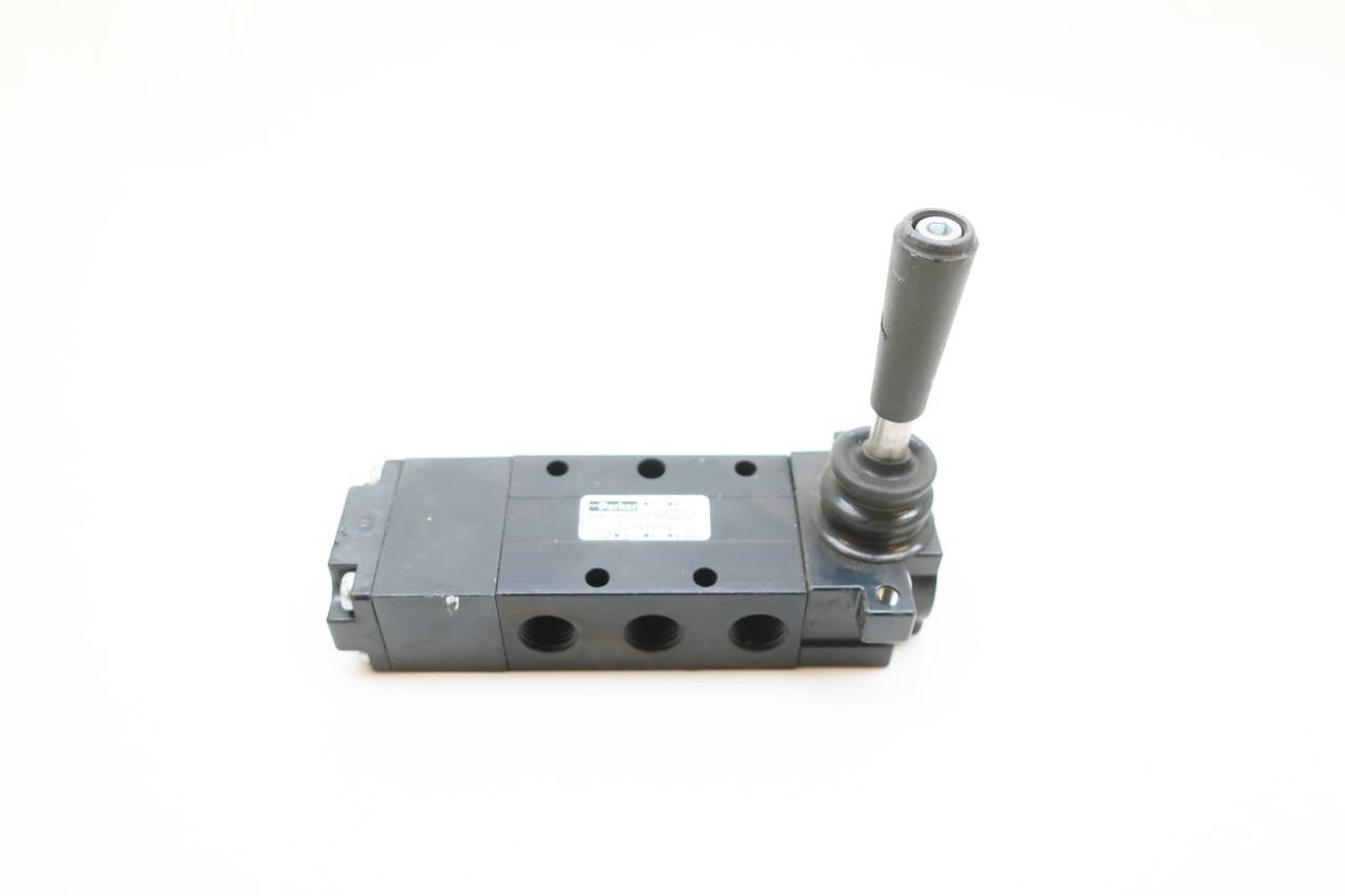 Parker 521811000 Manually Operated Directional Control Valve 1/4in Npt