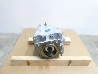 SAUER-DANFOSS SUNDSTRAND NORCAN 24-2501GN-LCDX VARIABLE DISPLACEMENT PISTON PUMP