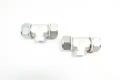 BOX OF 2 HY-LOK CBTF16-8U-SR-S316 STAINLESS TEE 1IN TUBE X 1IN TUBE X 1/2IN NPT