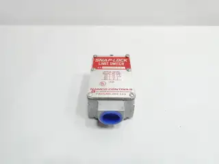 NAMCO EA170-15300 SNAP-LOCK LIMIT SWITCH 480/600V-AC